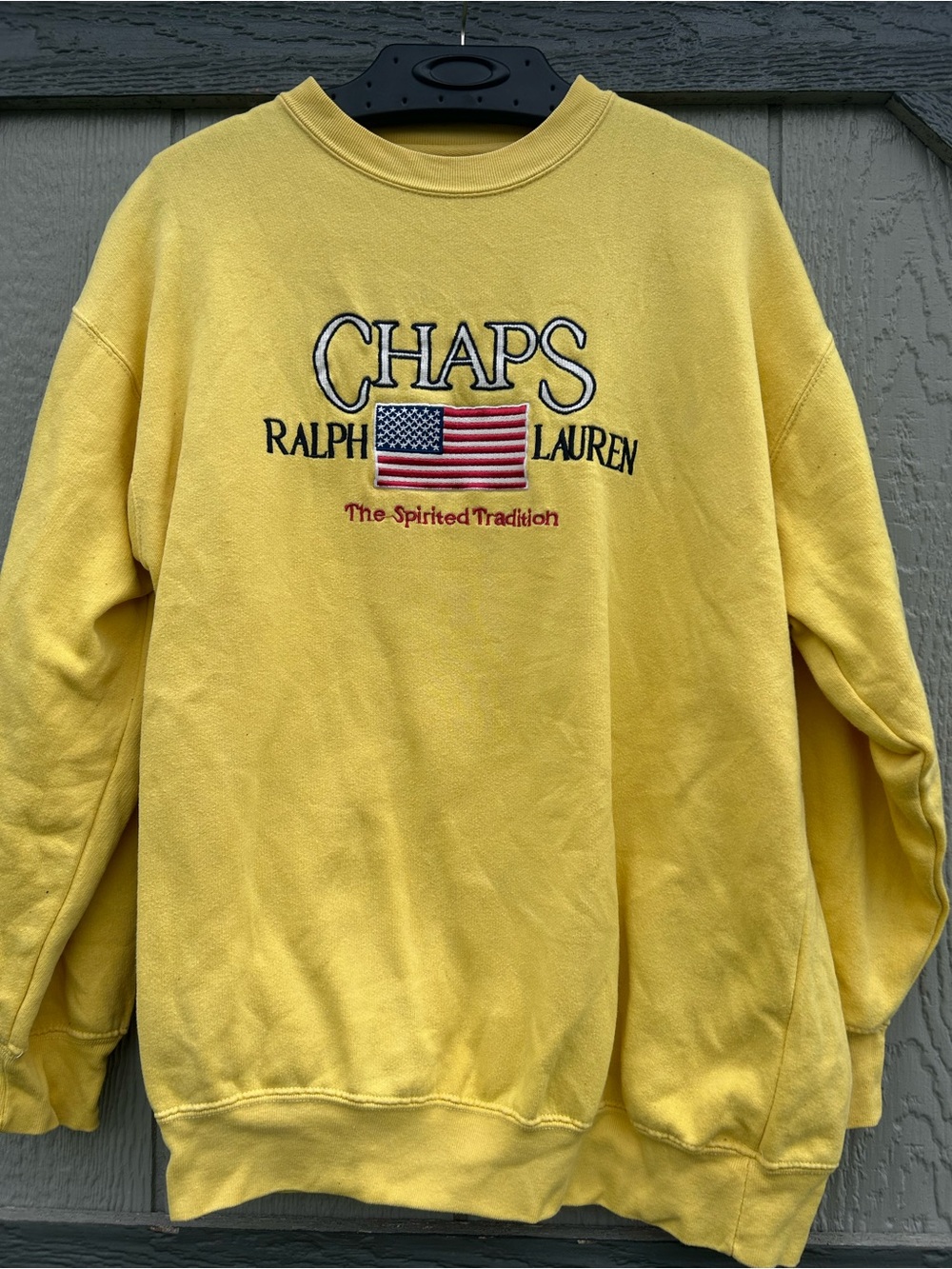 Chaps Yellow Sweatshirt Medium Classic Pullover Fleece